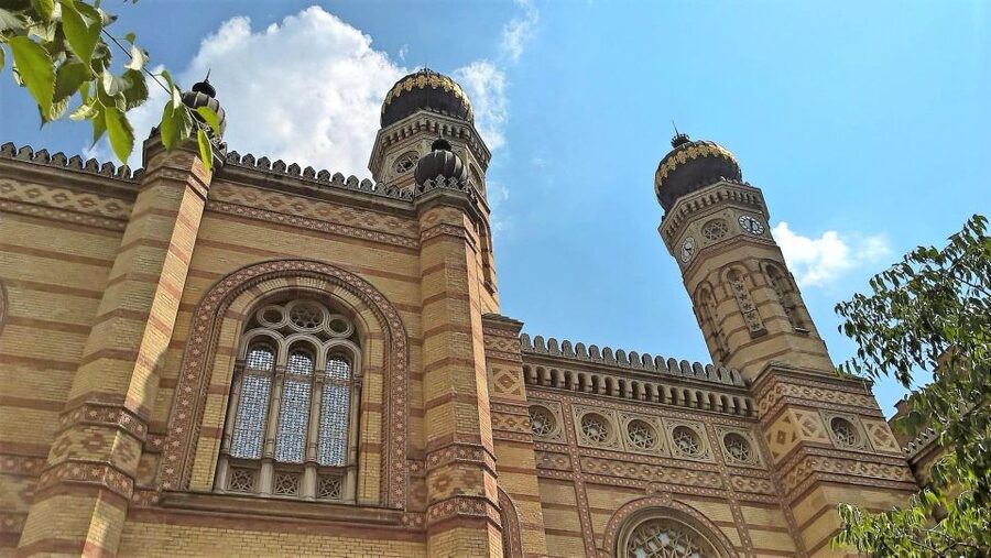 6 hour Budapest walking tour - Castle Hill on Buda side: Matthias Church, Fisherman’s Bastion, and the palace zone