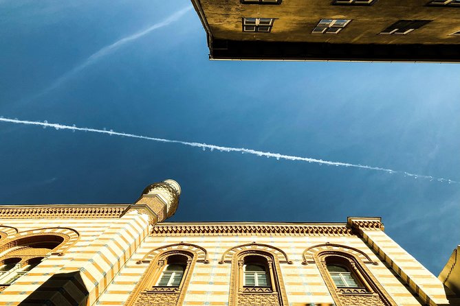 A Journey through Jewish Budapest - Private Walking Tour - Rumbach Street Synagogue: details that explain how traditions live
