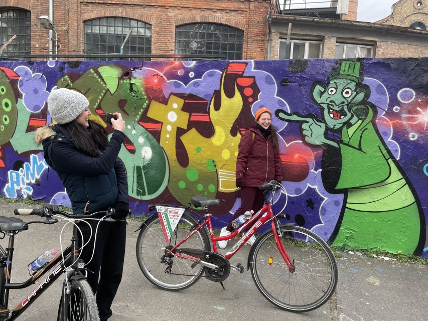 Alternative Bike tour: Graffiti Wall and Peace - Key things you’ll notice