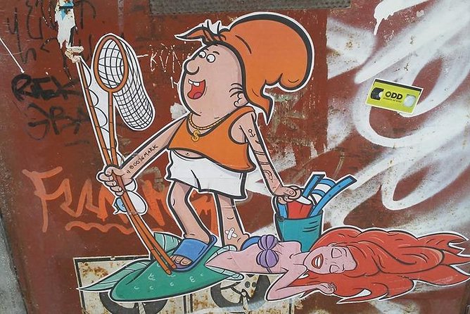 Alternative Street Art Free Walking Tour of Budapest - Szimpla Kert finale: the ruin bar payoff (and how to use it)