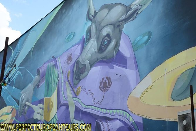 Alternative Street Art Free Walking Tour of Budapest - The Jewish Quarter street art loop: how to spot art you’d miss
