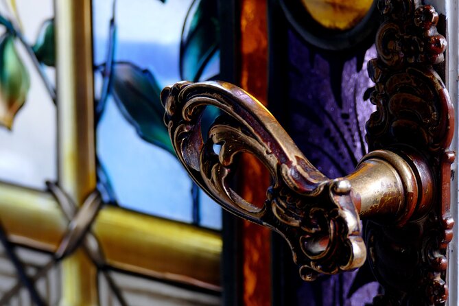 Art Nouveau Treasures of Budapest – Exclusive Private Tour - The finish: a century-old private apartment and a real Miksa Róth stained-glass treasure