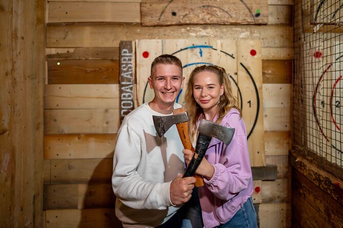 Axe Throwing Budapest - Axe Throwing Budapest: what the 60 minutes feels like