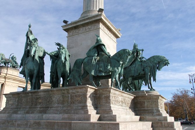 Best Historical Sights of Budapest Tour - Vajdahunyad Castle and the City Park photo loop