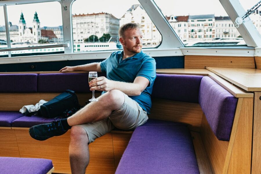 Best of Budapest Cruise - Staff and Service: Helpful Human Touch on a Quick Ride