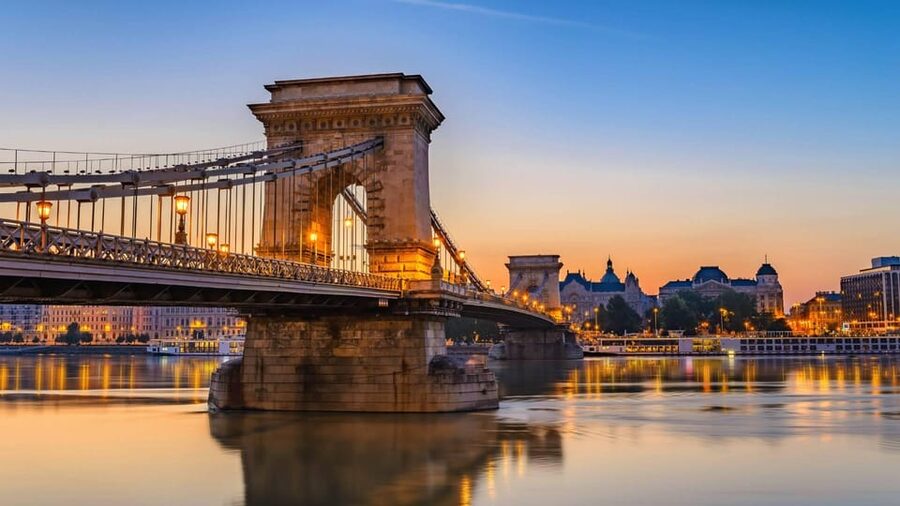 Best of Budapest: Private Walking Tour with a Local - Jewish Quarter and the Great Synagogue: a stop that lands emotionally