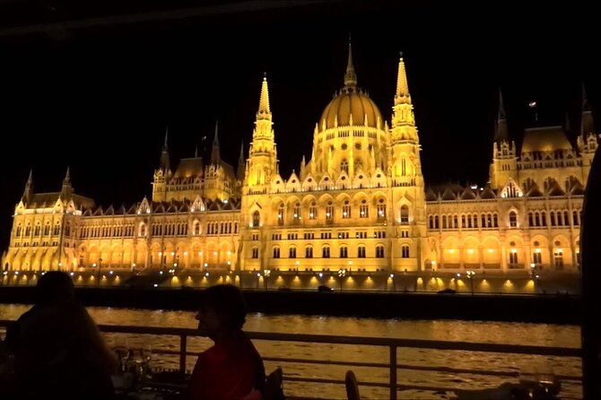 Bright Lights of Budapest Night Tour with Boat Cruise and Wine - The 7:00 pm meeting point and how the timing feels