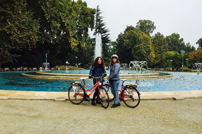 Budapes Grand Sightseeing Bike Tour - Castle District ride: Matthias Church and the Buda Castle panorama