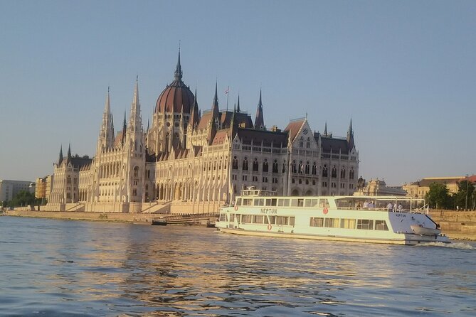 Budapest: 1-Hour Highlights Cruise with Welcome Drink - Value Check: Is $18.62 Worth It?