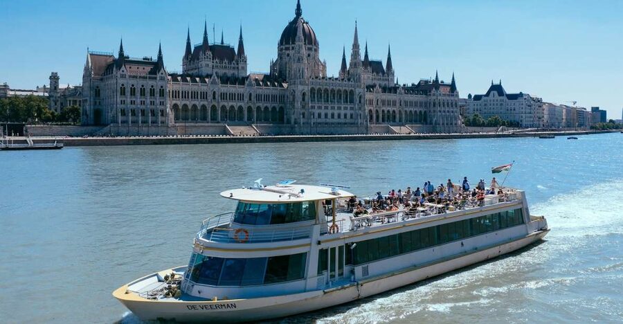 Budapest: 1-hour Sightseeing Danube River Cruise - Cultural sights as you head south: universities, Market Hall, and the arts
