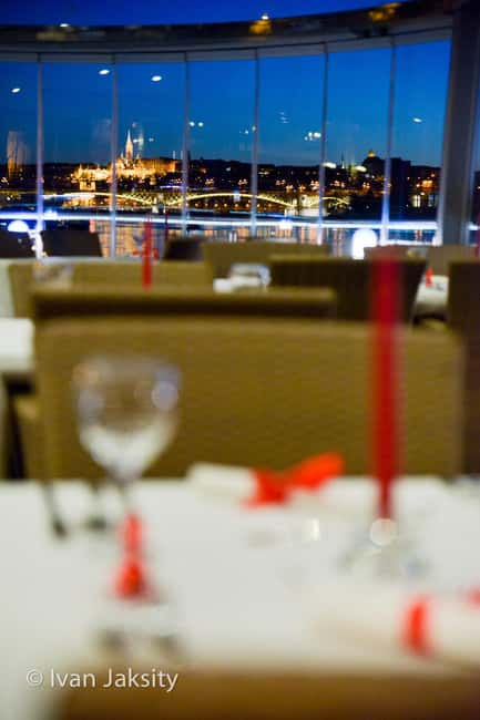 Budapest: 3-Course Dinner for 2 - stationary Boat Restaurant - Price and value: is $167 for two a smart splurge?