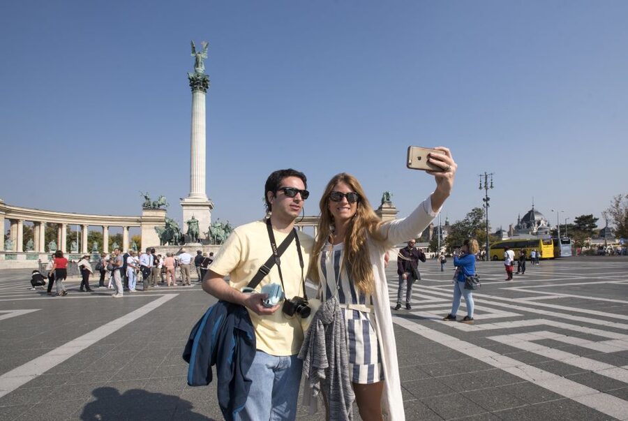 Budapest 3-Hour Private Walking Tour with Route Options - Timing, transport, and entrance fees: planning the costs that aren’t included