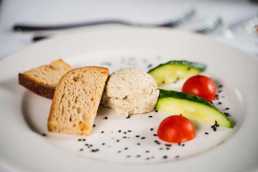 Budapest: 4-Course Dinner River Cruise with Live Folk Music - Who this cruise is best for (and who should skip it)
