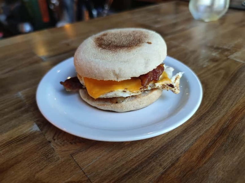 Budapest: 4-hour Bottomless Brunch w/ Cocktails & Craft Beer - Ruin Brew in Budapest’s Jewish Quarter: the setting that makes brunch feel like an event
