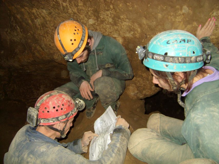Budapest: Adventure Caving Tour with Guide - Small group energy and guide style that keeps you moving