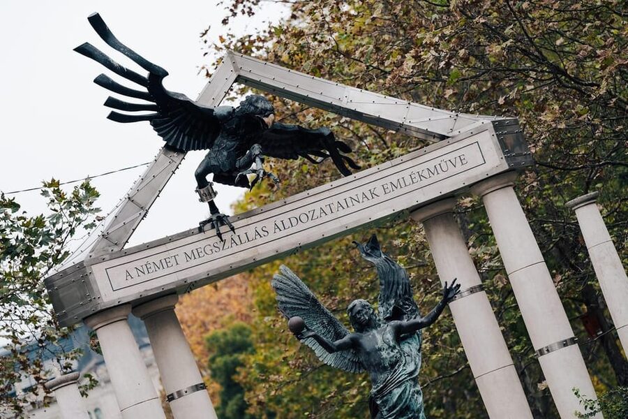Budapest: Alternative Street Art & Jewish Tour - What to Bring and What to Expect on the Day