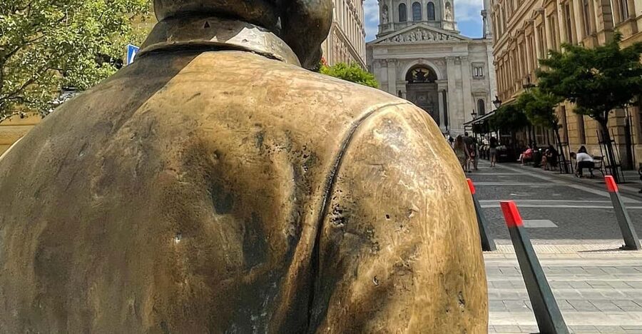 Budapest: Assist the Authorities Outdoor Escape Room Game - A detective mystery in the shadow of St Stephen’s Basilica