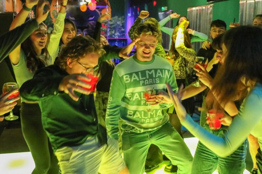 Budapest: Bar Crawl Tour with Local Drinks - Price and Value: Why $44 Can Make Sense in Budapest