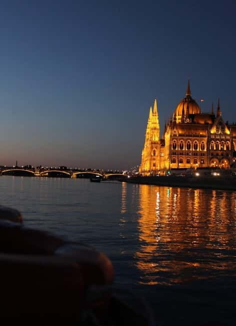 Budapest Boat Cruise with Personal Live Tour Guiding(+Drink) - Why This Danube Night Cruise Works Better Than a Photo-Only Ride