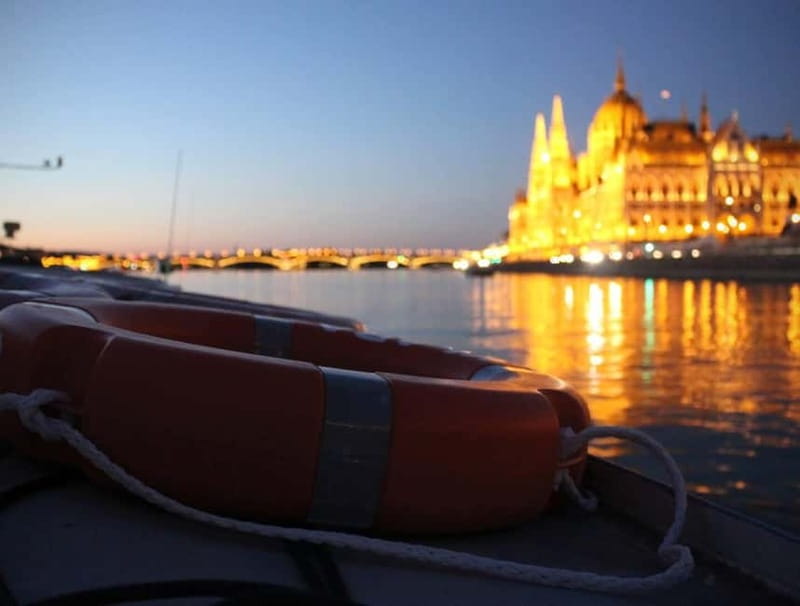 Budapest Boat Cruise with Personal Live Tour Guiding(+Drink) - Photos, Local Tips, and the Kind of Help You’ll Actually Use