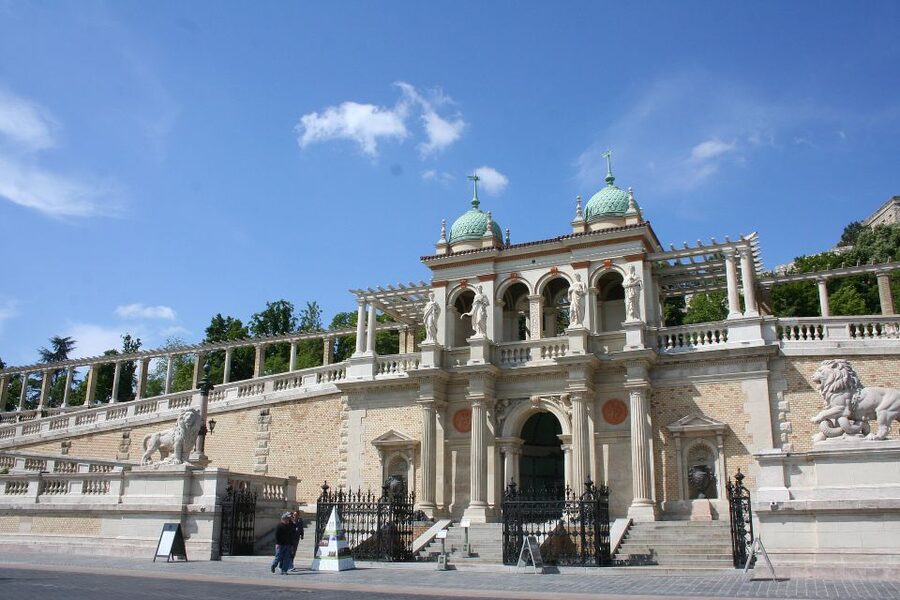 Budapest: Buda Castle Private Walking Tour - What you’ll actually do during the 3-hour walk