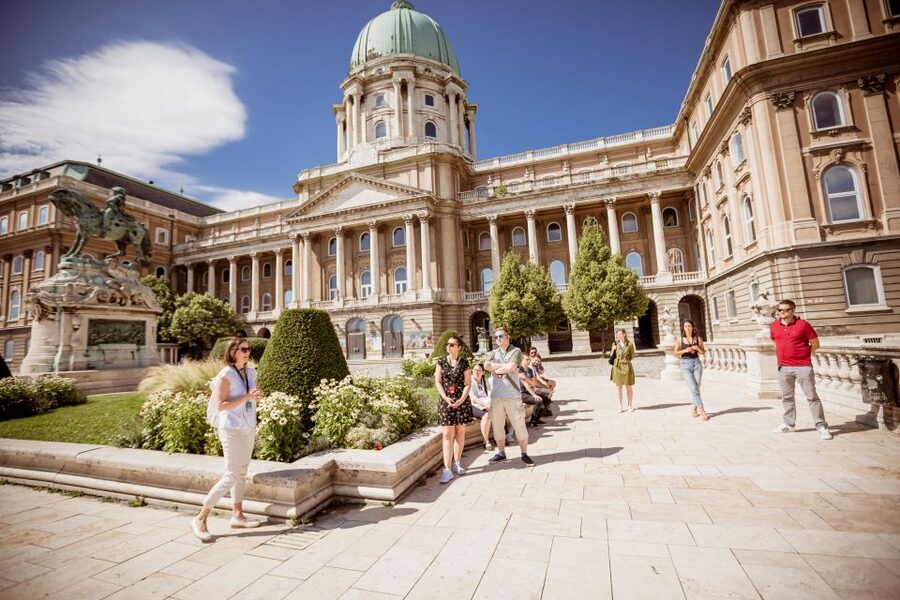 Budapest: Buda Castle Walk with Saint Stephen's Hall - Price and pace: why $29 feels fair for this much access