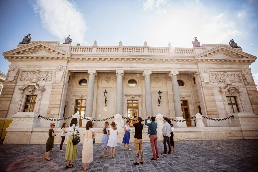 Budapest: Buda Castle Walk with Saint Stephen's Hall - Who should book, and who should skip this Buda Castle hill walk