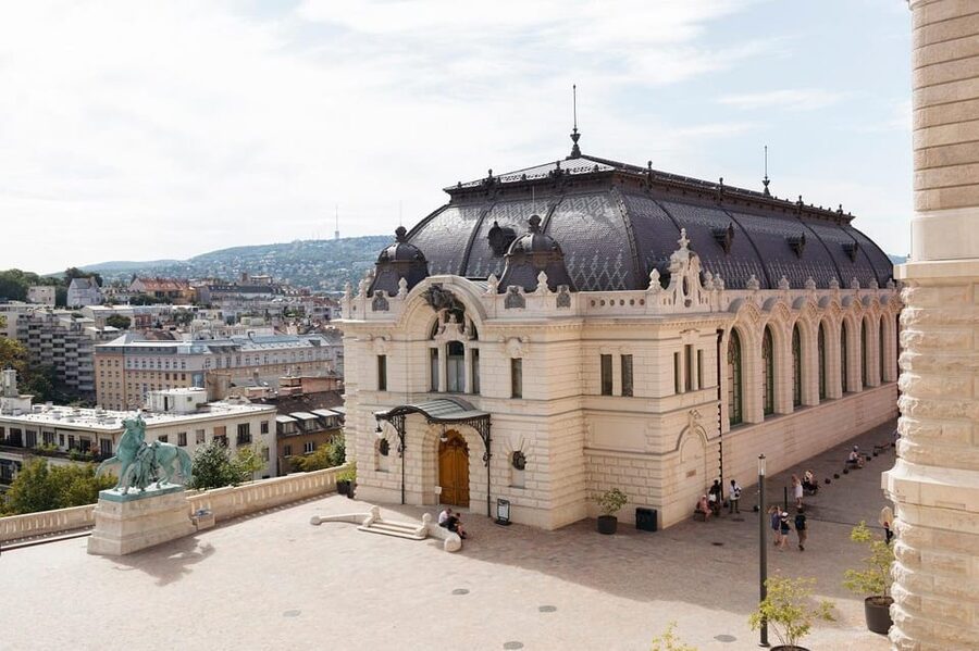 Budapest: Buda Castle Walking Tour & Folk Music Performance - Matthias Church and Fisherman’s Bastion: More Than Photo Spots