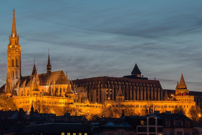 Budapest by night - private driving tour - Why a private night drive fits Budapest so well