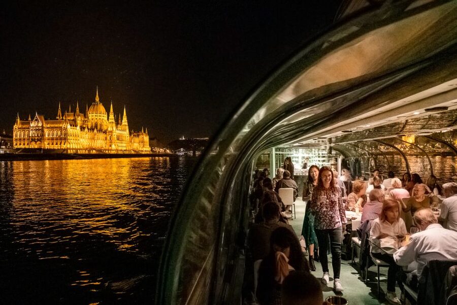 Budapest: Candlelit Dinner River Cruise with Live Music - Food, Portions, and Drinks: Where the Value Feels Strong and Where It Can Tease You