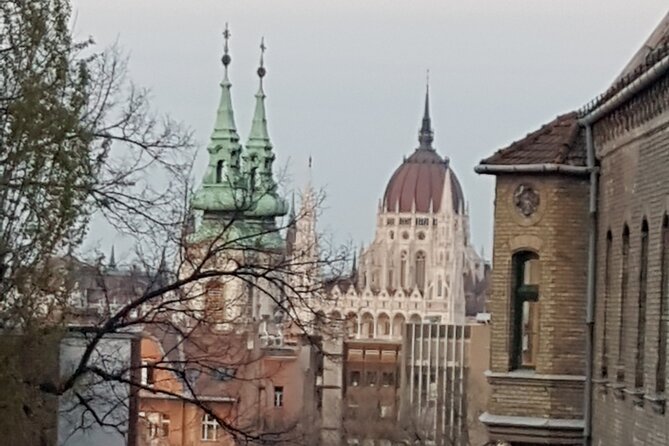 Budapest Castle District Walking Tour - Matthias Church: context without the interior ticket