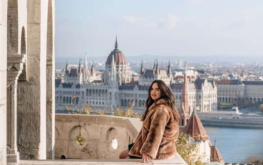 Budapest: Castle Hill Photoshoot with Private Photographer - Languages and Working Style During the Shoot