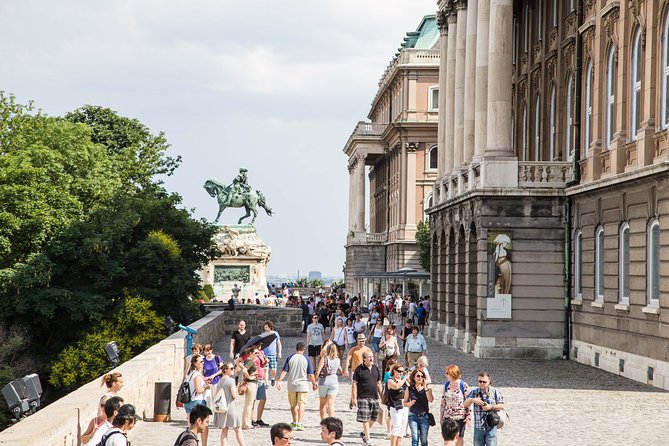 Budapest Castle Walk - Coffee break and pacing: how to make a hilly 3 hours feel easy