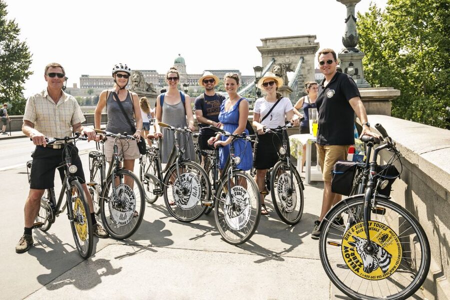 Budapest: City Bike Tour with Coffee Stop - Key things that make this tour worth your time