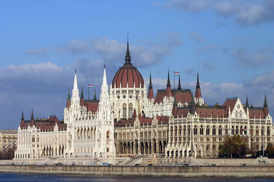Budapest: City Discovery Tour - Meeting at Eurama: where to go and how to avoid a scramble