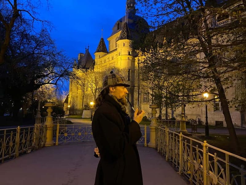 Budapest: City Park- True Crime of Hungary- Walking Tour - Budapest Zoo and Botanical Garden: a guided pause with suspense