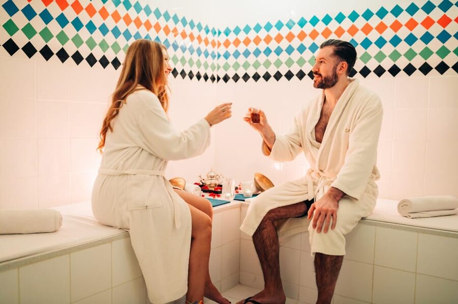 Budapest: Couple Holistic Swedish Massage with Jacuzzi Time - Private Jacuzzi Time Plus 4 Pools: How to Use Your Water Hours