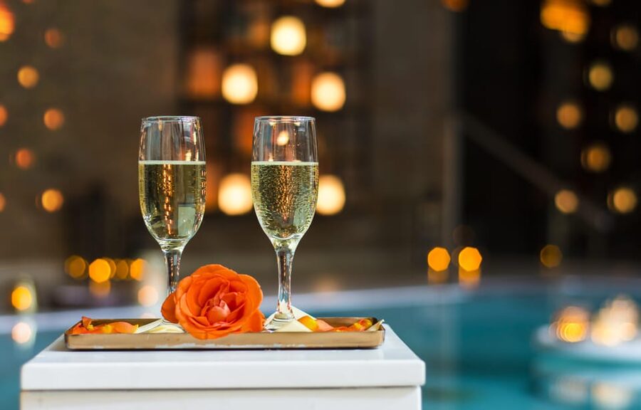 Budapest: Couple Holistic Swedish Massage with Jacuzzi Time - Price and Duration: Is $330 Good Value for Two?
