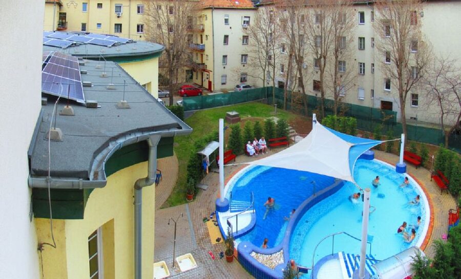 Budapest: Dandar Thermal Bath Full-Day Admission - Facilities beyond pools: saunas, steam rooms, and treatments