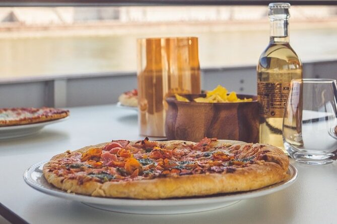 Budapest Danube Pizza Cruise with Welcome Drink - Who this Budapest cruise is best for