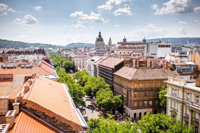 Budapest Danube River Cruise with Old Town Walking Tour - Champagne, Wine, Beer, or Soft Drinks: The Small Onboard Perk