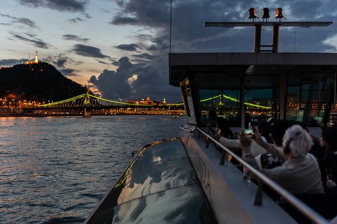 Budapest Danube River Sightseeing Night Cruise with Drink - Group size and crowd reality on a night cruise