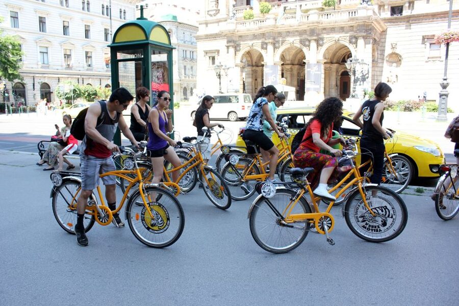 Budapest: Danube River Views Bike Ride - Meeting Yellow Zebra Bikes & Segways: start ready, not rushed