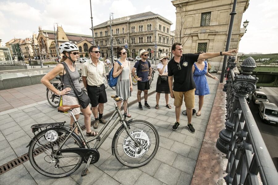 Budapest: Danube River Views Bike Ride - Buda promenade stops: Clark Adam Square, Gellért, and Rudas Baths