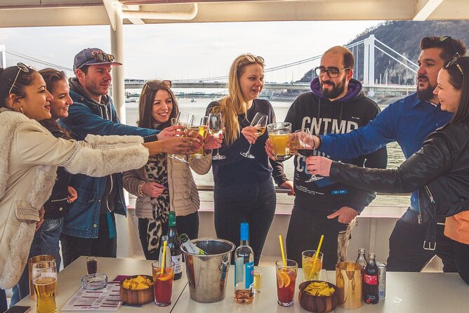 Budapest Danube Sightseeing Cruise with Unlimited Drinks - Parliament Building Views You’ll Actually Use