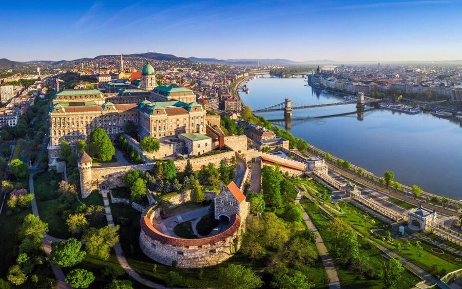 Budapest: Day or Night River Cruise on Panoramic Boat - Getting on the boat: Vigadó tér Dock 6 (and why it matters)