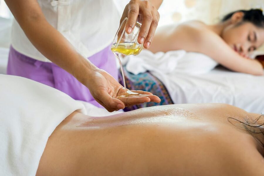 BUDAPEST, Day Spa : Couples Massage with Roses Bubble Bath - Finger Food, Sparkling Wine, and the 2-Hour Private Room