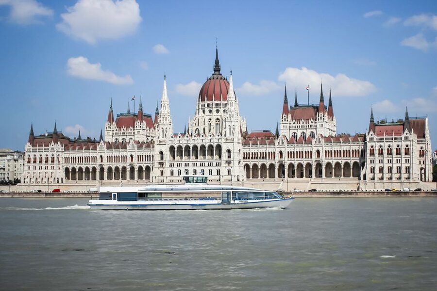 Budapest: Daytime Sightseeing Boat Cruise - Who this cruise is best for (and who might want something else)