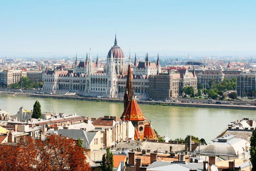Budapest: Daytime Sightseeing Boat Cruise - How the audio guide really feels: many languages, headphones, and slight timing quirks
