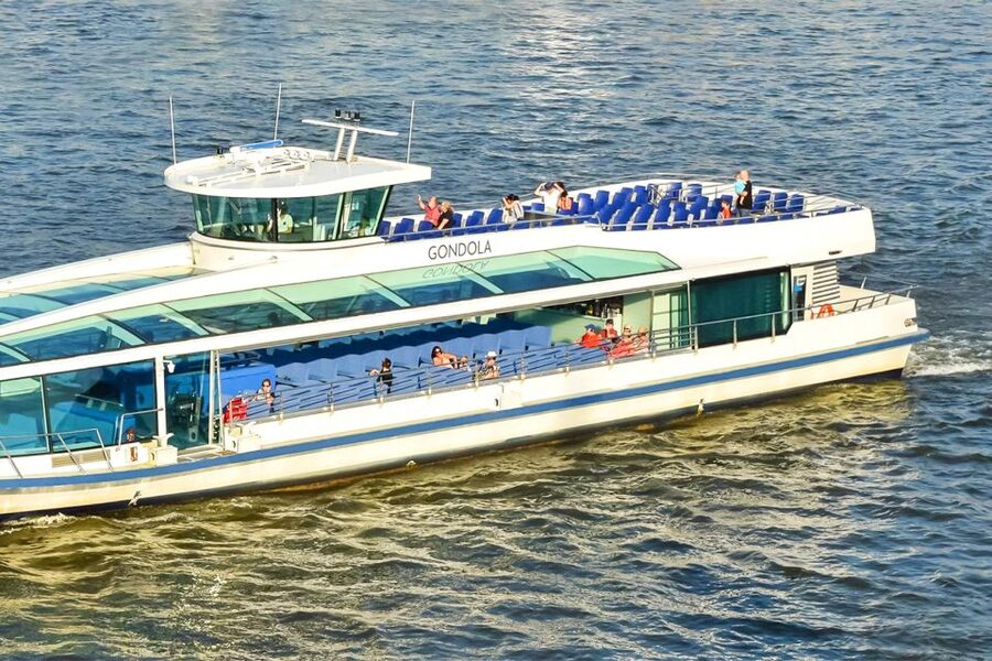 Budapest: Daytime Sightseeing Boat Cruise - The route you get in 70 minutes: Chain Bridge, Parliament, Buda Castle, and more